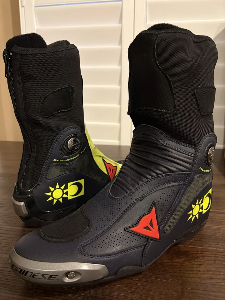 Botas de motocicleta réplica Valentino Rossi talla 44 EU / 11 US DAINESE Axial Pro D1 Foto 2 de 4