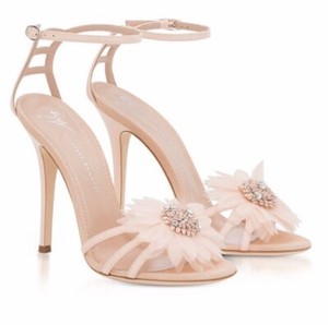 giuseppe feather heels