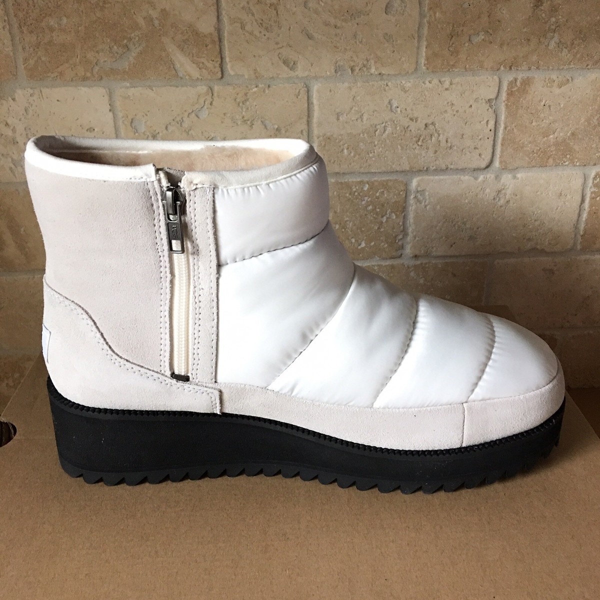 UGG ridge mini ホワイト UGG Ridge Mini Waterproof White Suede Puffer Winter Snow