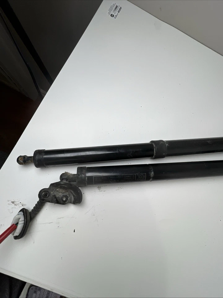 2017 MAZDA CX-5 LEFT & RIGHT POWERLIFT TAILGATE STRUTS K4155KB8C626EX OEM - Image 2 of 4
