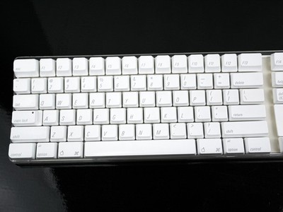 Apple A1016 ワイヤレスキーボード M9270J/A Apple Wireless Keyboard (A1016) M9270LL/A を買った - Neo's World