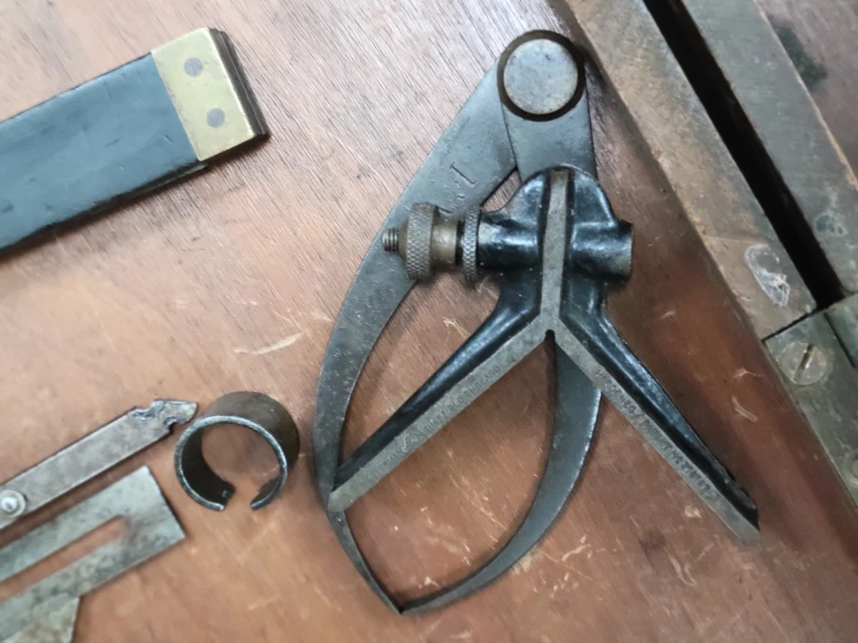 25x Vintage Moore and Wright etc Dividers Micrometer Gauges Lathe engineers box  - Image 4 of 4