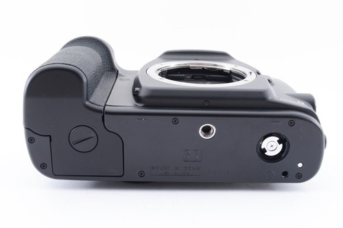 Canon EOS-3 35mm SLR Film Camera Body w/Strap /Cap [Excellent++] Japan #1978196 - Picture 11 of 13