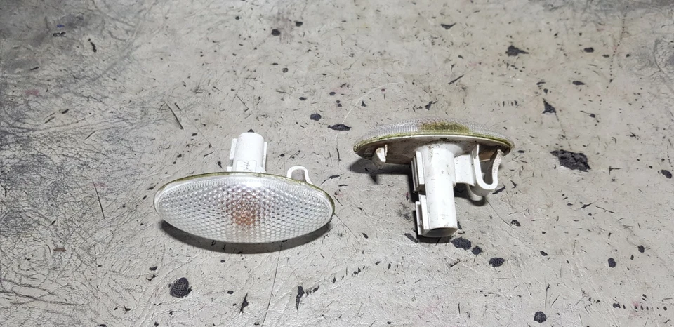 PAR DE REPETIDORES INDICADORES SEÑAL ALERÓN DELANTERO SUZUKI SWIFT 2007 5 PUERTAS Foto 3 de 3