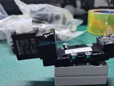 New 1PC Aventics 5811170540 Pneumatic Solenoid Valve