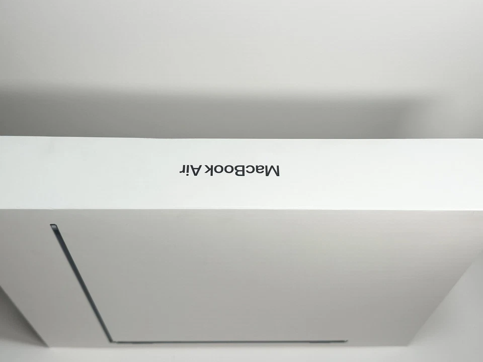 Apple MacBook Air 13" M2 8-Core 16GB RAM 256GB SSD Midnight • BRAND NEW - Image 2 of 3