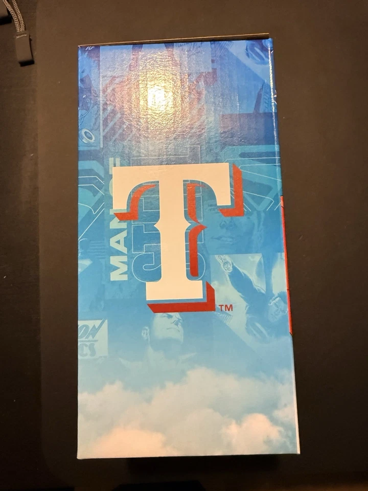 Corey Seager Superman Bobblehead. Promoción Noche Temática del 20/07/25. Foto 3 de 3