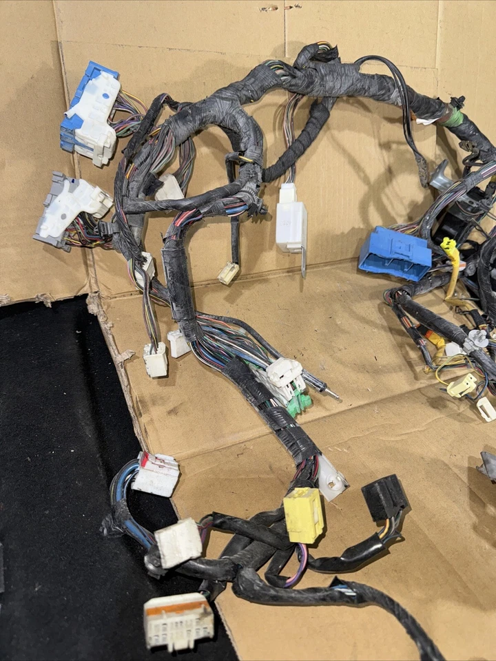 Arnés de cableado de panel de instrumentos Mazda 6 2006 2,3 AT FABRICANTE DE EQUIPOS ORIGINALES Gn3J-67-030-B Foto 3 de 4