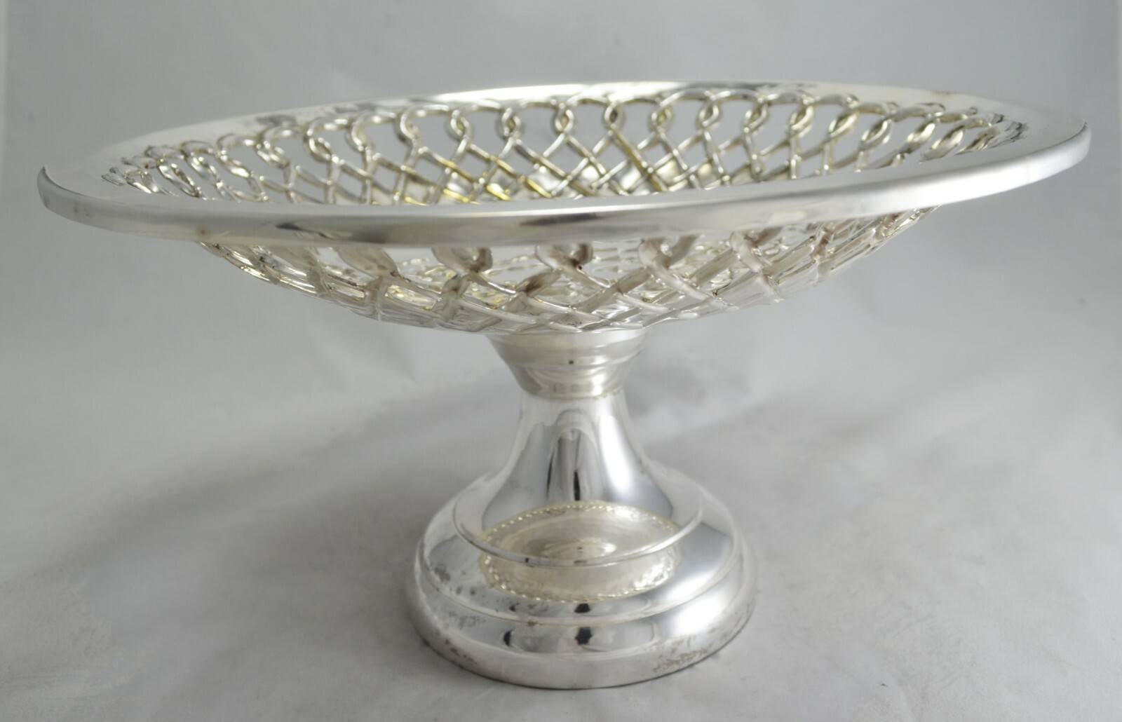 N8524 FAVOLOSA ALZATA CENTROTAVOLA IN ARGENTO SHEFFIELD COLLECTION