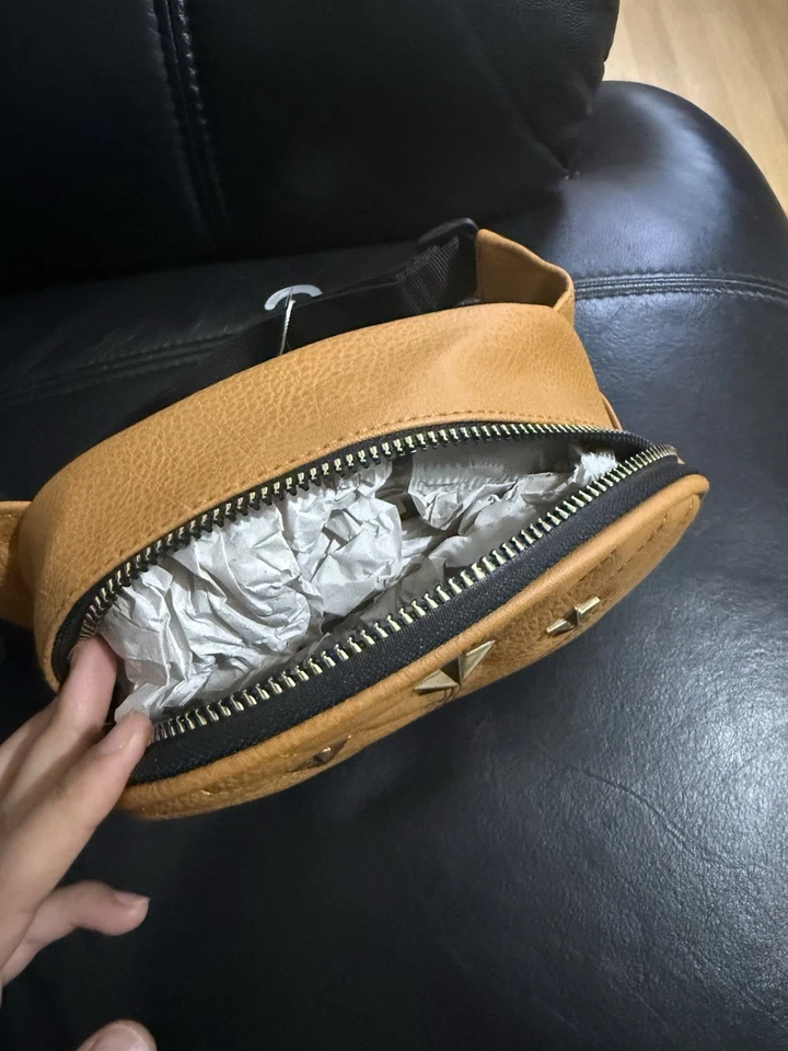 Primark Mustard Quilted Belt Bag with Gold Star Detail – Brand New with Tags - Image 4 of 4