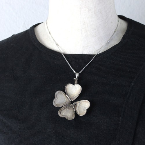 [Antique Silver] [2.5×2.5×1.1cm] Four-Leaf Clover Heart Locket