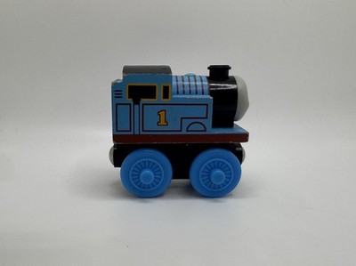 LEARNING CURVE BRANDS  THOMAS AND FRIENDS #1 WOODEN MAGNETIC TRAIN