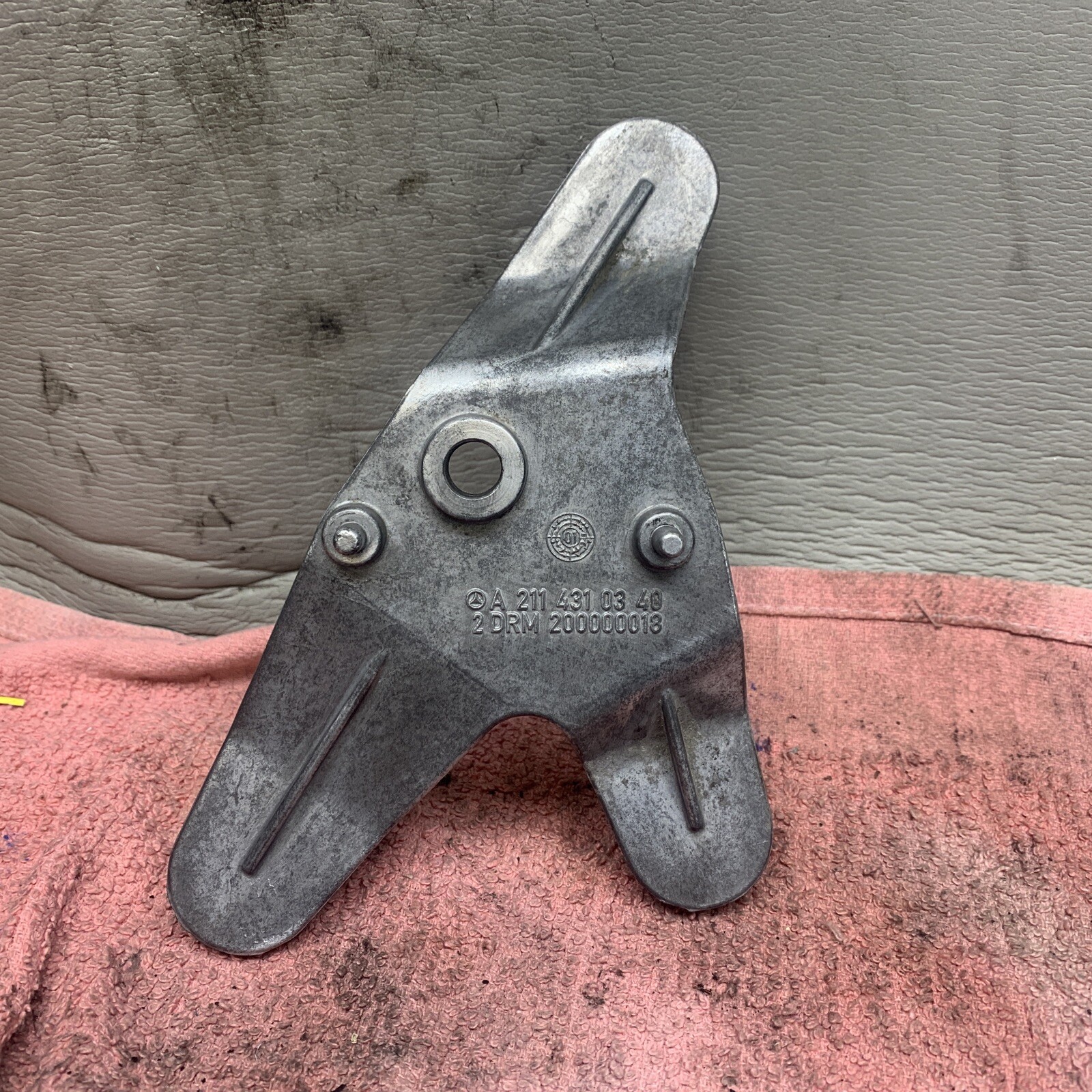 MERCEDES BENZ W211 ABS Pump Upper Bracket A2114310340 for sale 