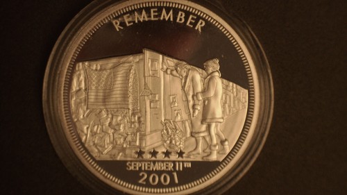 C17 2016 Bradford Exchange Heroes of 9/11 Proof Coin Remember September 11th - Picture 5 of 5