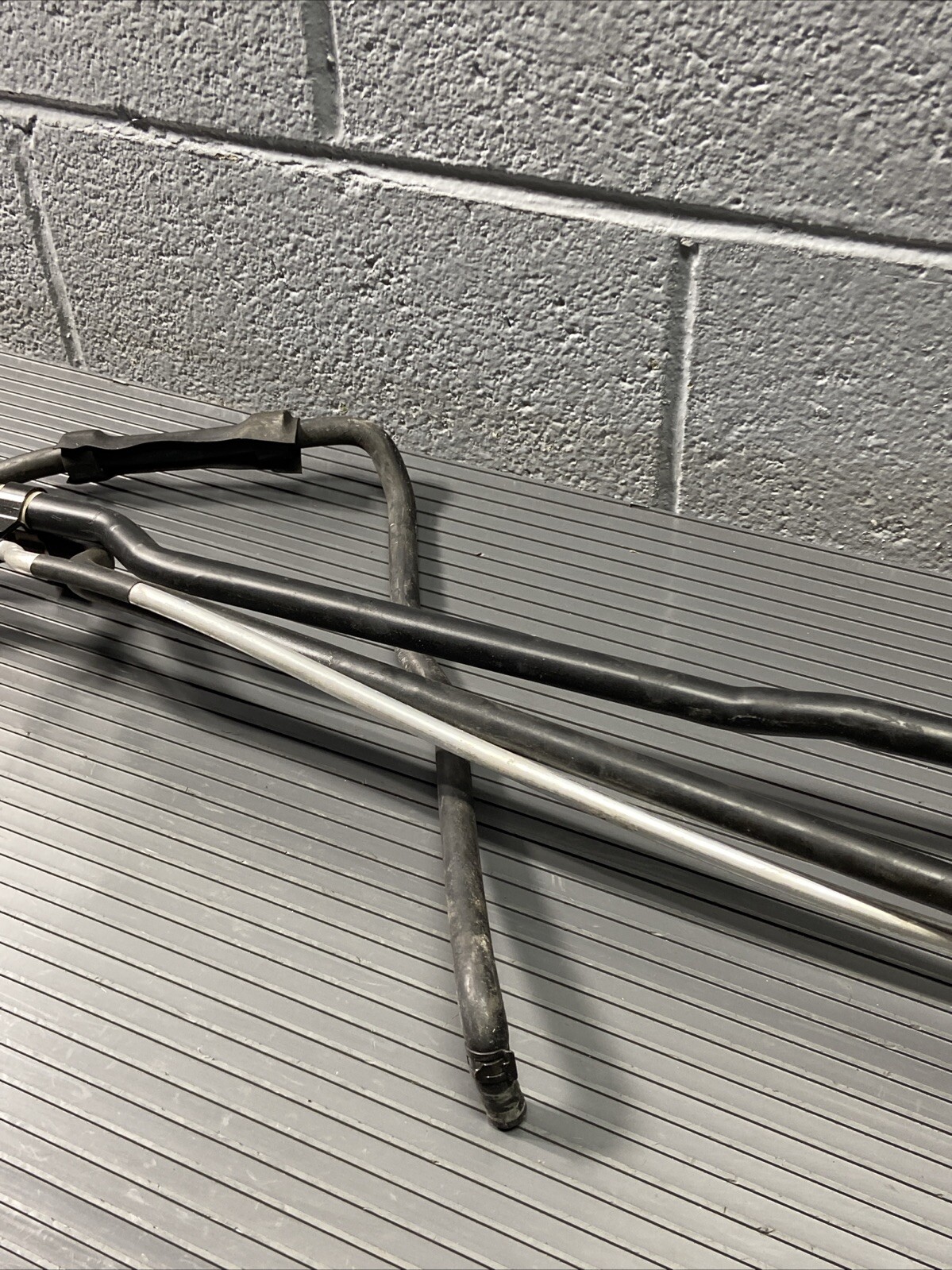 2008-2015 Audi R8 42 Spyder Underbody AC Air Conditioner Hose Line Pipe OEM