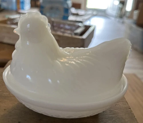 Vintage HazelAtlas White  Milk Glass Hen On Nest Weave Base Covered Dish 4.5” L