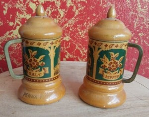 Vintage Wooden Stein Souvenir PENNA TURNPIKE Mexican Western Salt Pepper Shakers