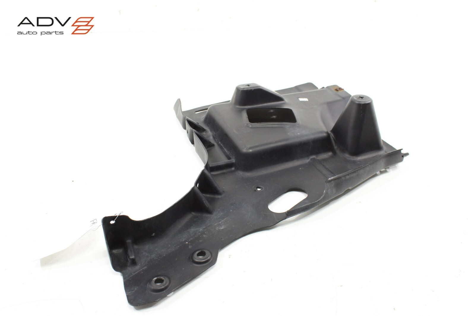 Maserati Levante 2017-2020 Front Right Body side shield P/N 13602