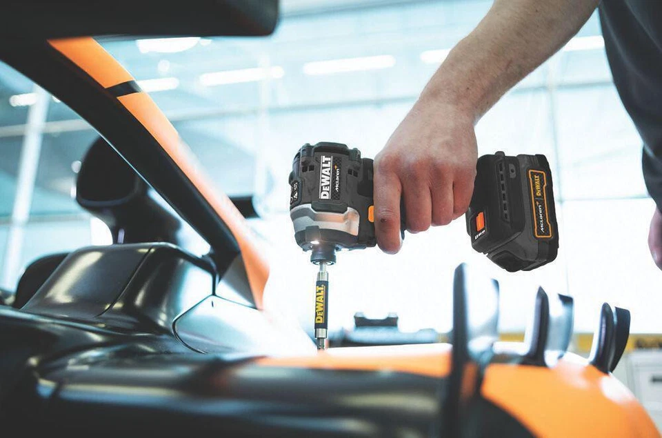 DEWALT x McLaren Limited Edition DCK200ME2GT F1 Team 18V XR Brushless Twin Kit - Image 3 of 4