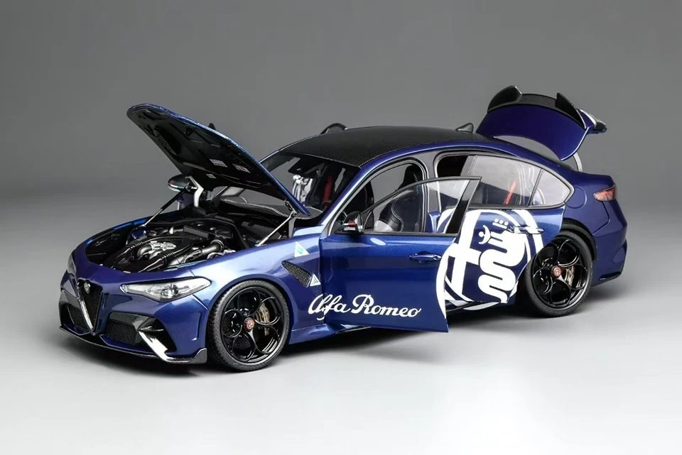 Alfa Romeo Giulia GTA Misano Blue 1/18 - M89005 MOTORHELIX - Immagine 4 di 4