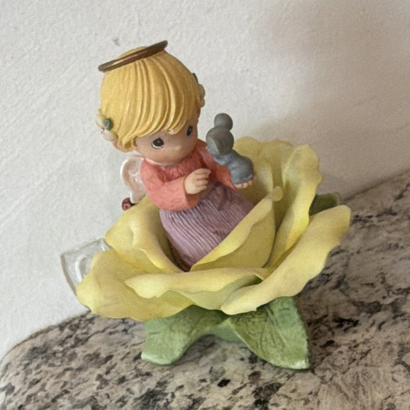 Precious Moments Porcelain Girl Yellow Rose of Friendship Figurine 1999