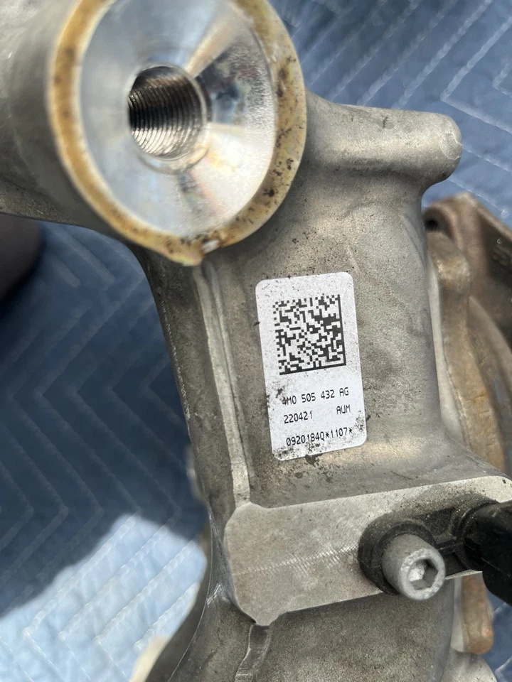 Juego de nudillos husillo trasero izquierdo lamborghini urus 2021 Foto 2 de 4