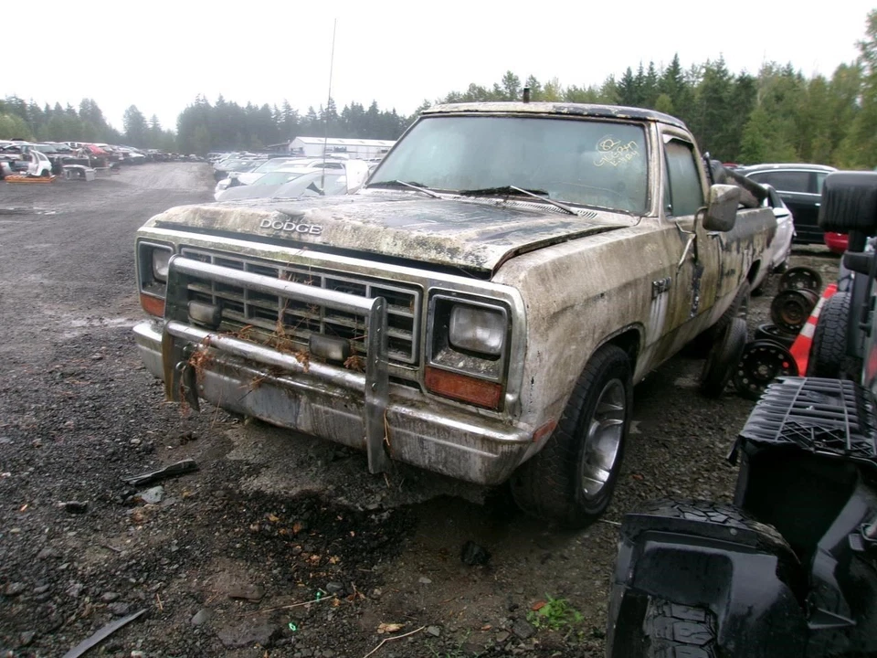 Driver Front Spindle/Knuckle 3600 Lb Axle Fits 81-94 DODGE 350 VAN 30389336 - Image 3 of 4