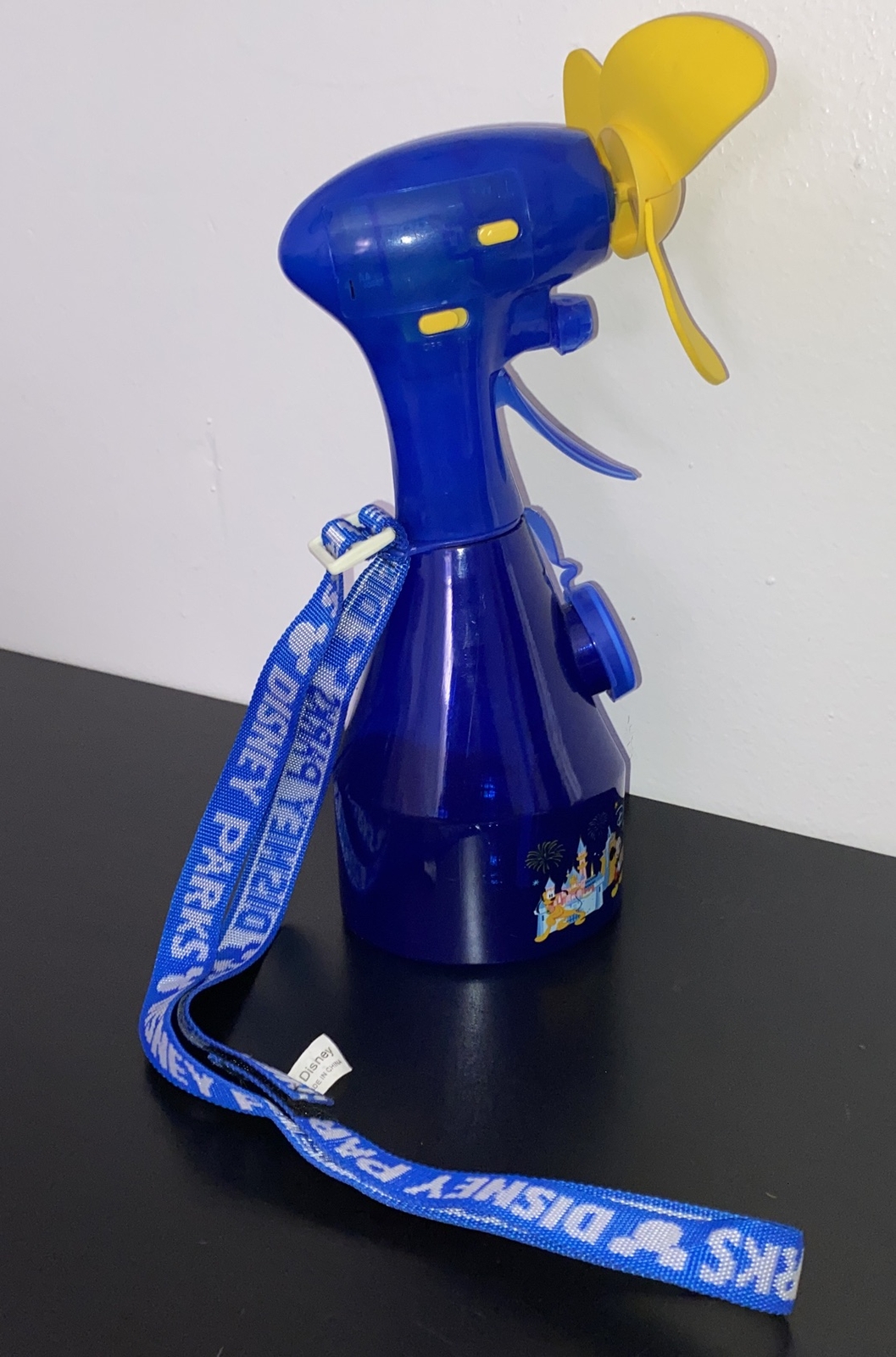 DISNEYLAND RESORT PARK SPRAY BOTTLE MISTING FAN W/ LANYARD BLUE & YELLOW DISNEYP