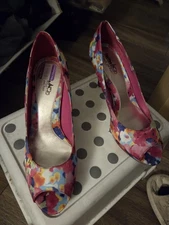 Womens  Coach and Four -Size 10M