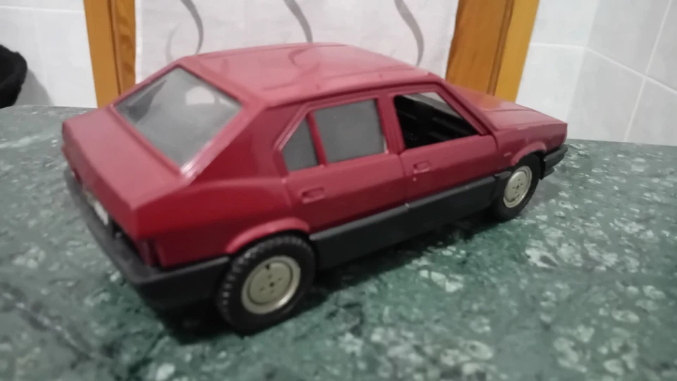 ALFA ROMEO 33 Polistil 1/24 - Immagine 2 di 4