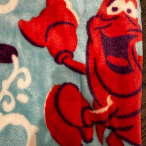 Disney’s Ariel Vera Bradley Plush Throw Blanket NWT - Picture 4 of 4