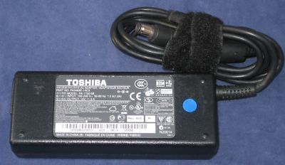 Toshiba Satellite Pro S500-138 Alimentatore / Caricatore 75W 5a Tondo 63 30mm Green Cell