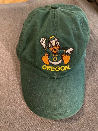 Vintage OREGON DUCKS Hat - DONALD DUCK 