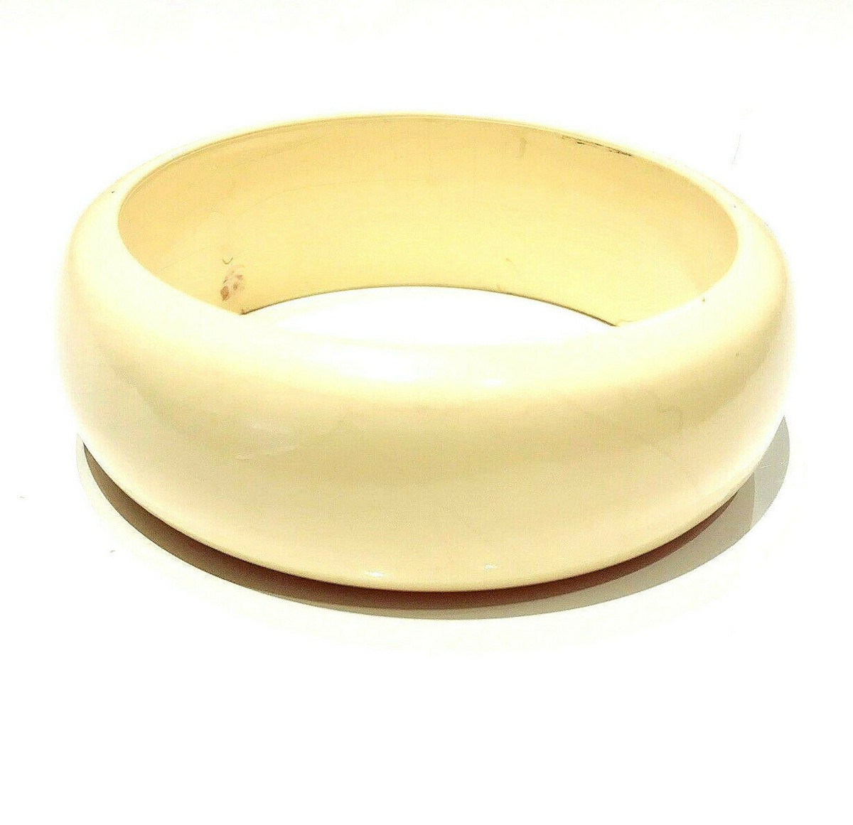 VINTAGE JEWELRY - 1960s White Ivory Painted Wood Basic Wide Bangle