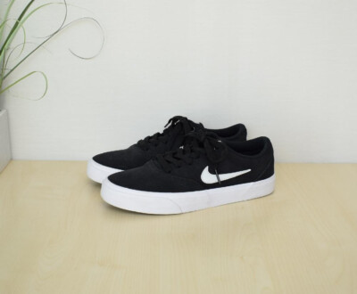 klasse Nike SB Charge Sneaker Gr. 39 (Länge s.Foto) - fast wie neu
