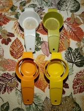 Vintage lot of 4, Tupperware Egg Separators 779-11, 779-2 and Sifters 879-1 x2  