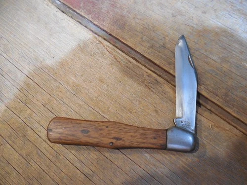 VINTAGE FOLDING HUNTER POCKET KNIFE QUEEN CITY OLD ANTIQUE COKE BOTTLE LARGE