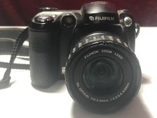 FUJIFILM FUJI FINEPIX S5200-VIEWFINDER-EASY TO HOLD