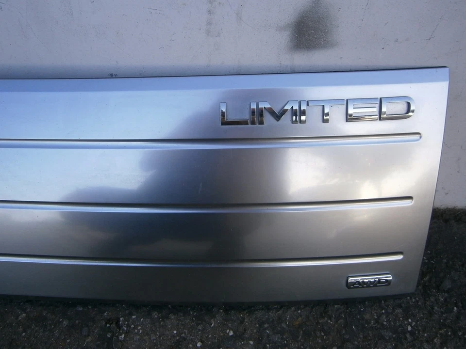 dp60580 Ford Flex Limited 2009 2010 2011 2012 puerta levadiza puerta trasera moldura Foto 2 de 4