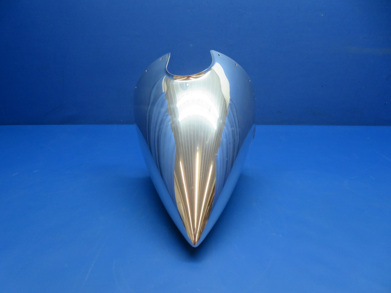 Beech A36 Bonanza Hartzell 3 Blade Spinner P/N C-3532-5P (0425-163)