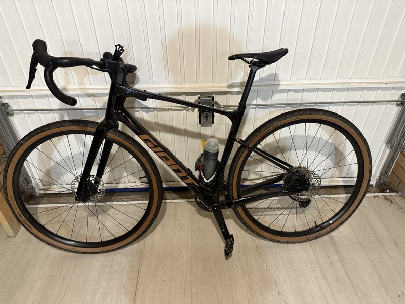 Giant Revolt Advanced 2 2026 Gravel Bike carbon 700C Hydraulic Disc Drop Bar