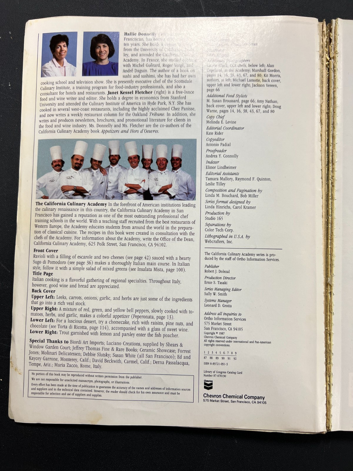 Sicily Souvenir Sicilia Apron,Mitt, Pot Holder & 4  VTG  Italian Cook Books