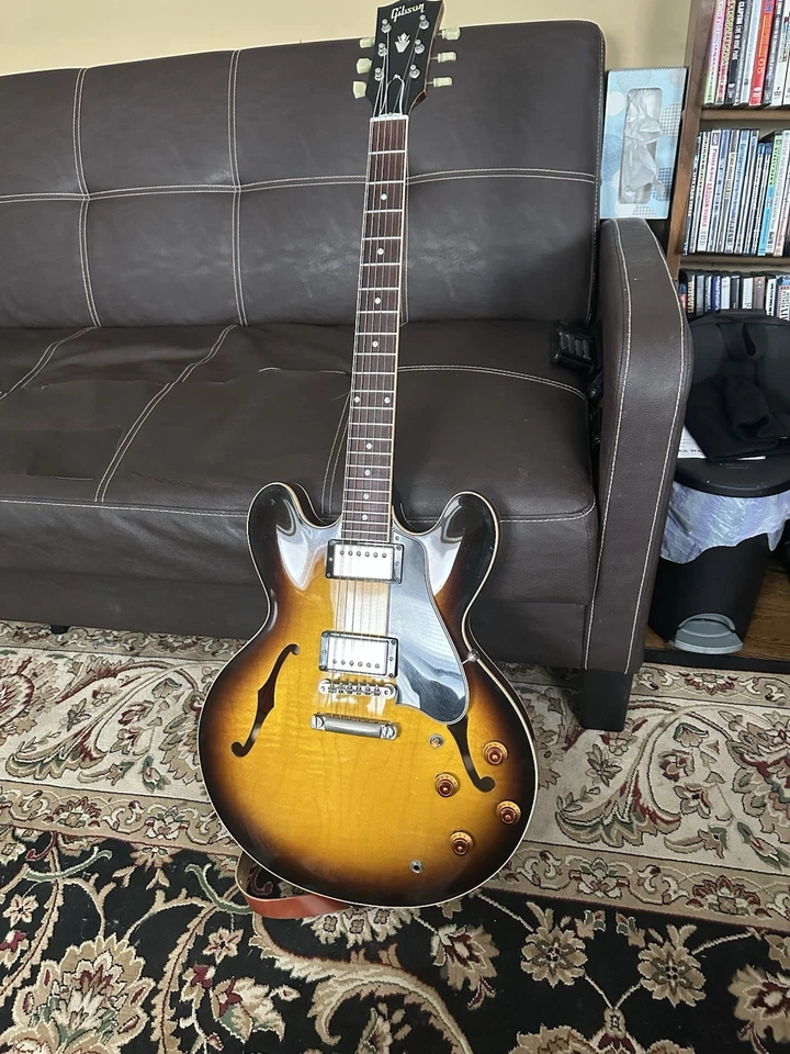 Guitarra Gibson ES335 feita sob medida na loja - Imagem 3 de 4