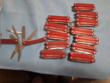 1 LEATHERMAN PS4 Squirt Red Multi Tool