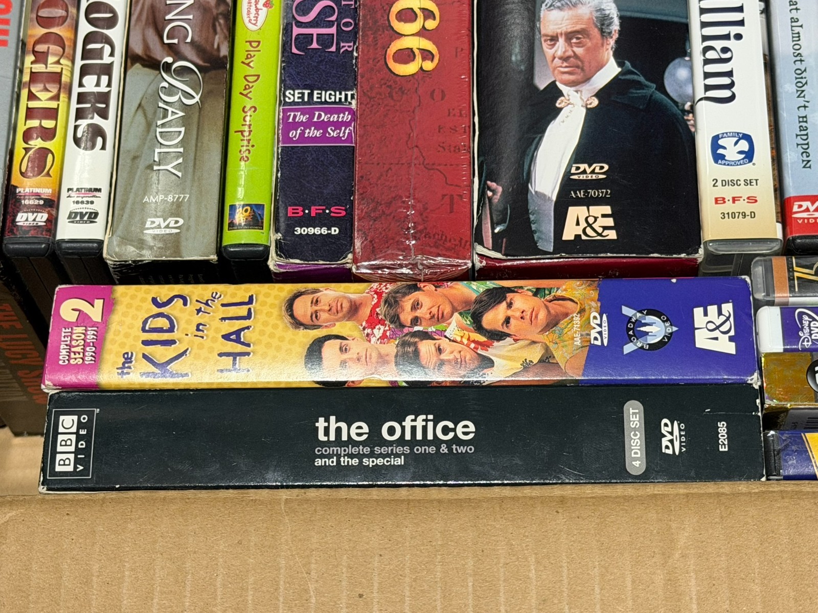 *LOT OF 31 DVDS* DVD Collection - Box Sets - The Office/Kids in the ...