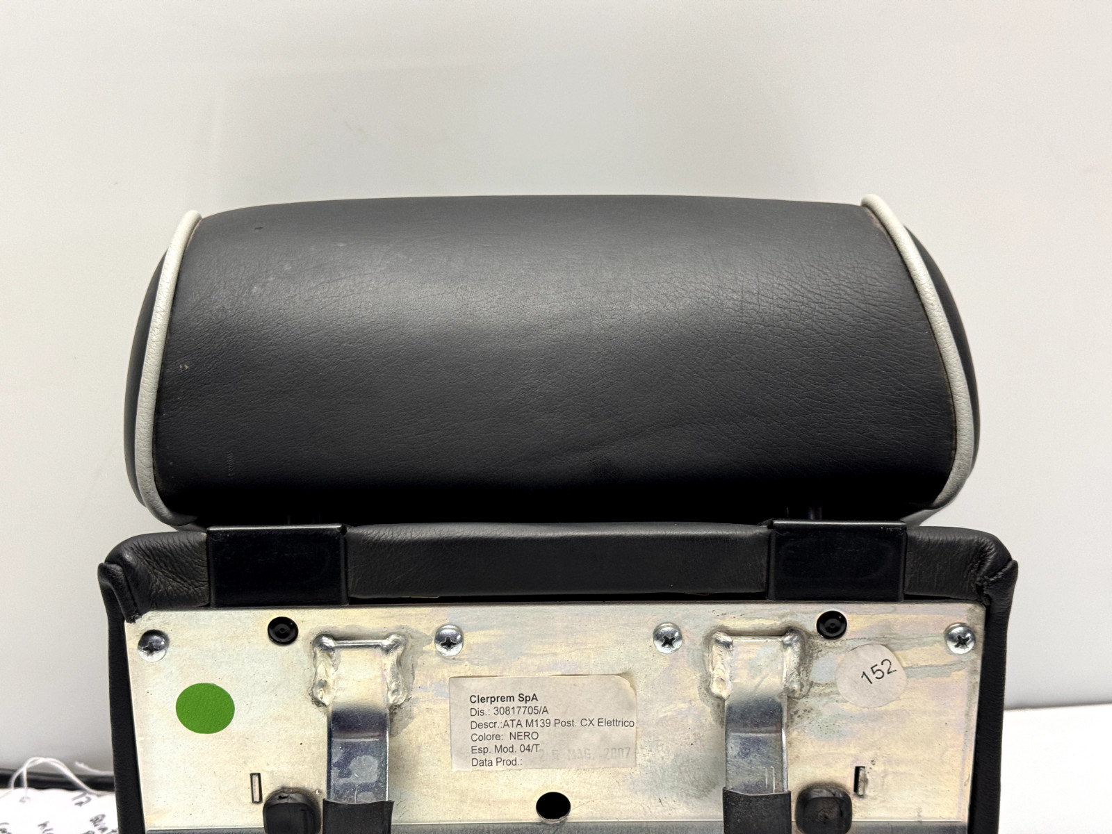 2003-2012 Maserati Quattroporte S Head Rest Rear Center Middle Headrest 03-12