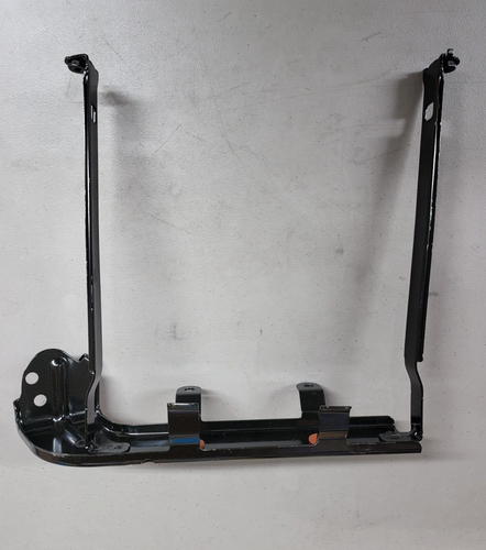 New OEM Lower Passenger Side Intercooler Bracket 23376721 2016-2024 Camaro CTS - Picture 2 of 6