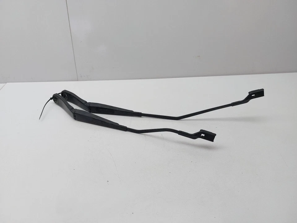 VOLVO V40 PAIR OF FRONT WINDSCREEN WIPER ARMS LEFT & RIGHT 2014 31276064 - Image 2 of 4
