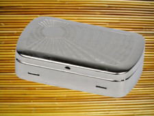 Tabakdose Etui Nickel Sonnenstrahl Dekor  8,5 x 5,5 x 2 cm