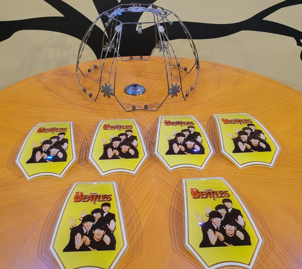 The Beatles OK LIGHTING Touch Lamp SHADE ONLY - Metal Frame Glass Panels